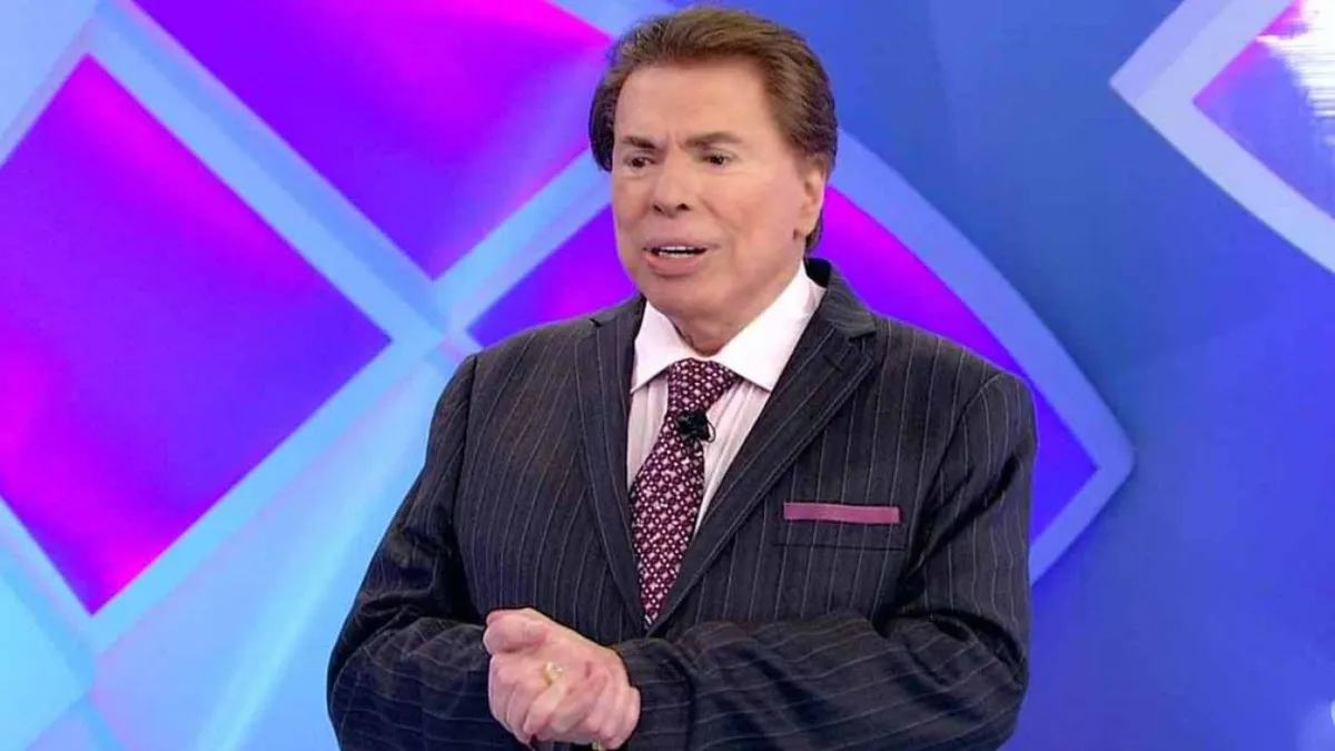 Imagem ilustrativa da imagem Silvio Santos é flagrado sem dentadura em foto de funcionária; confira