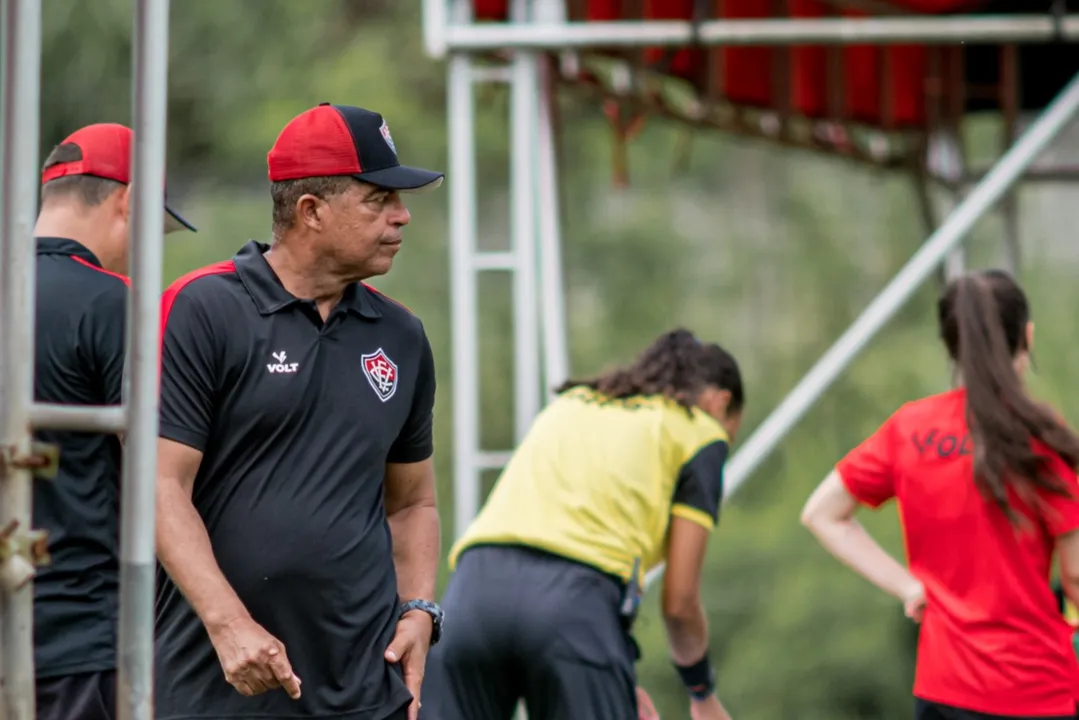 Laelson Lopes, técnico do Vitória sub-20