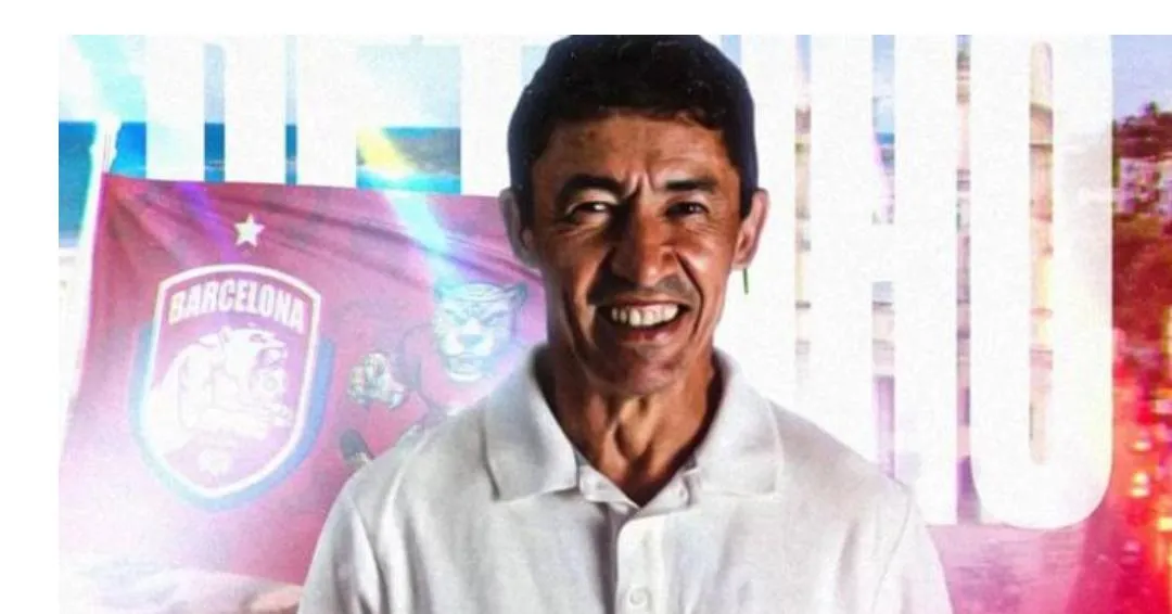 Betinho é o treinador do líder Barcelona de Ilhéus