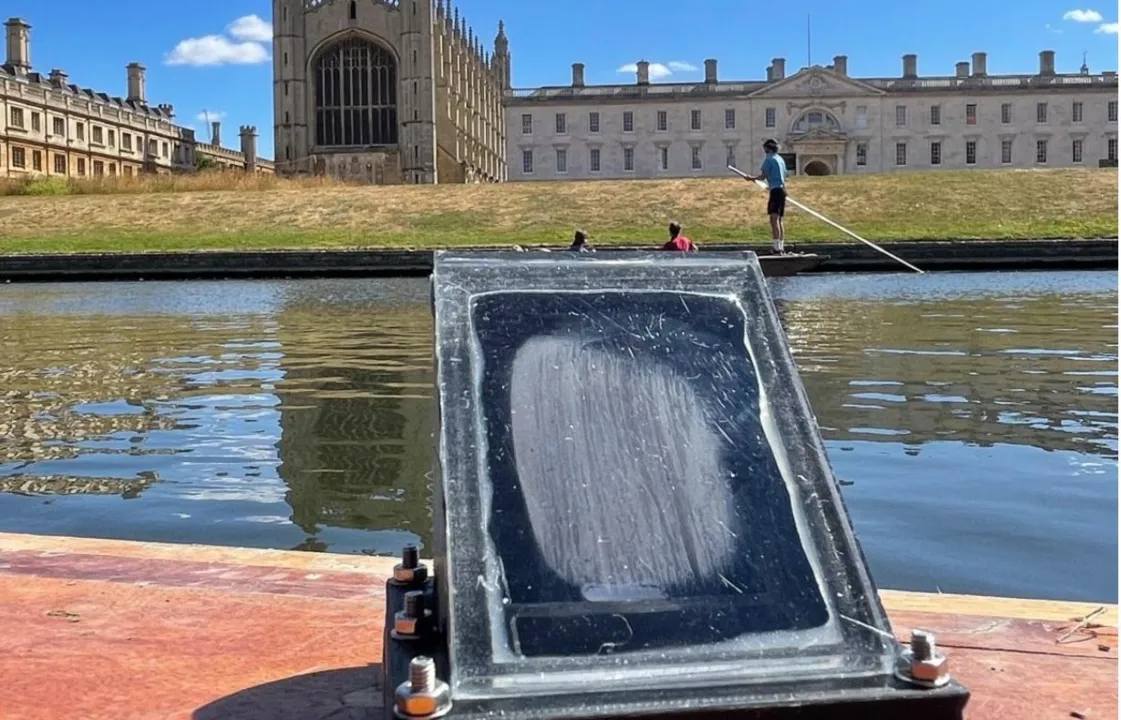 Dispositivo flutuante é movido a energia solar