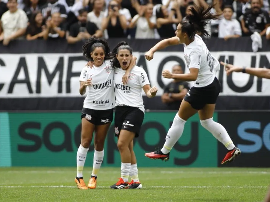 Corinthians é campeão da Supercopa feminina