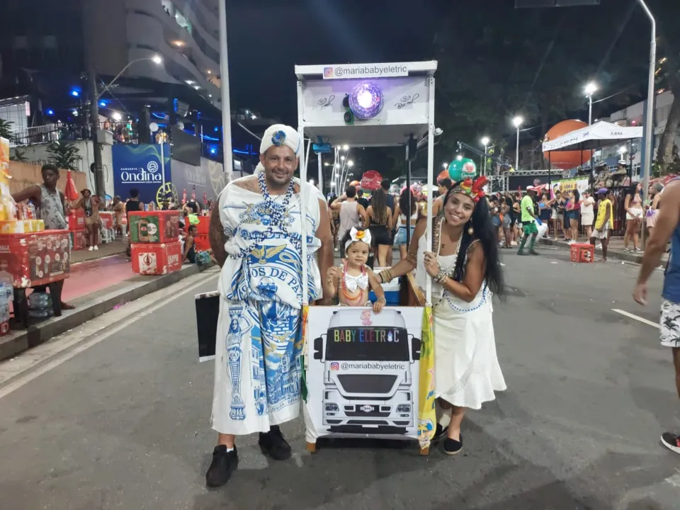 Catarine Macedo e Jean Almeida com a filha Maria Alice