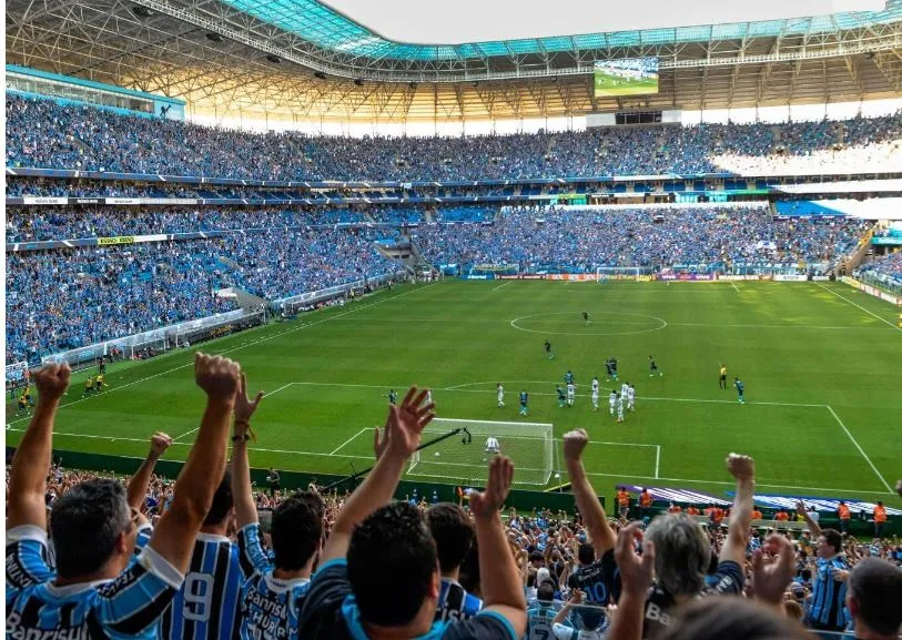Torcida do Grêmio fez uma grande festa na despedida de Suárez da Arena