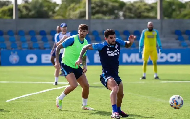 Delegação do Esporte Clube Bahia segue para Manchester na madrugada desta terça-feira, 9.