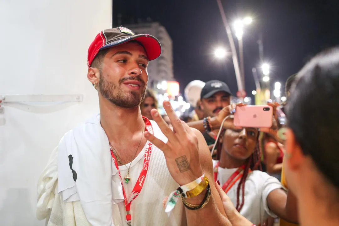 João Guilherme chegando no trio de Anitta