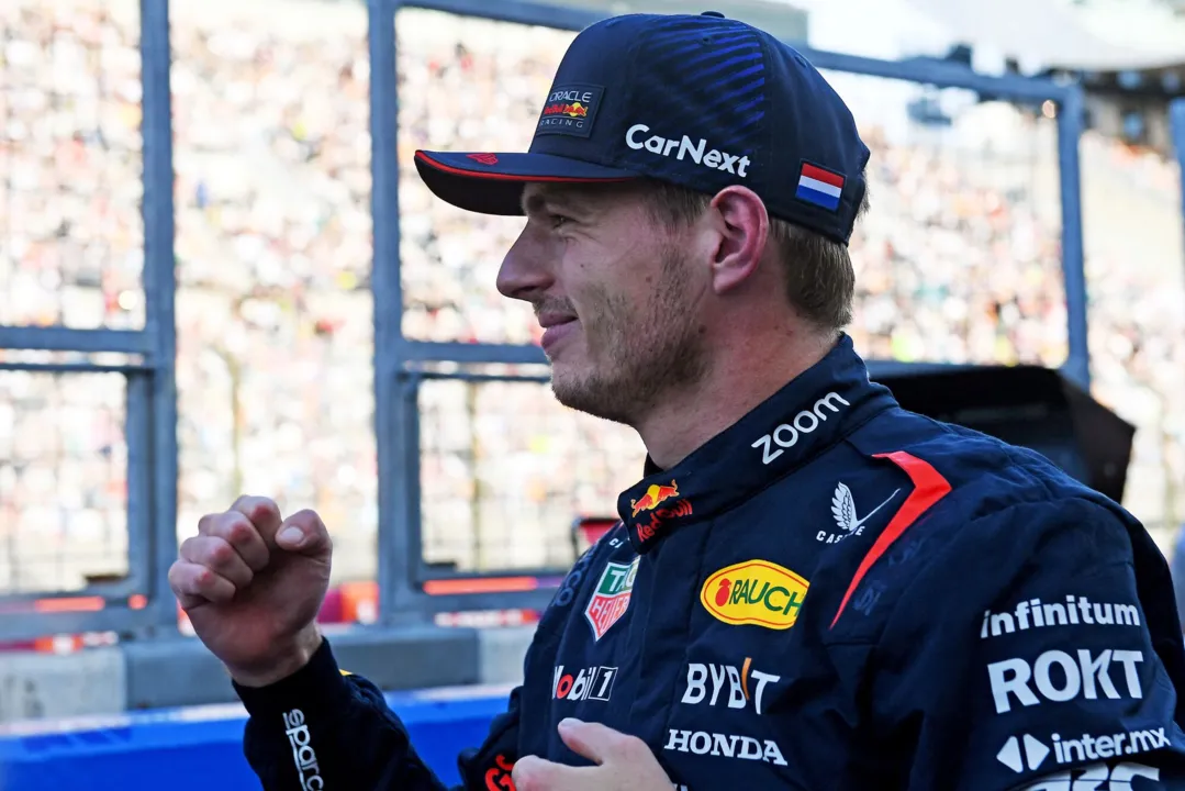 Verstappen conquistou seu terceiro título consecutivo de campeão mundial de Fórmula 1 em 7 de outubro, no Catar