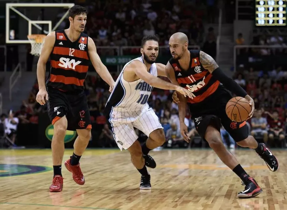 Confronto entre Flamengo e Orlando Magic