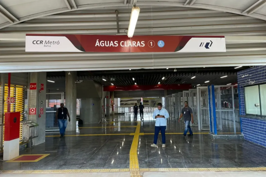 Estação Águas Claras foi invadida por torcedores