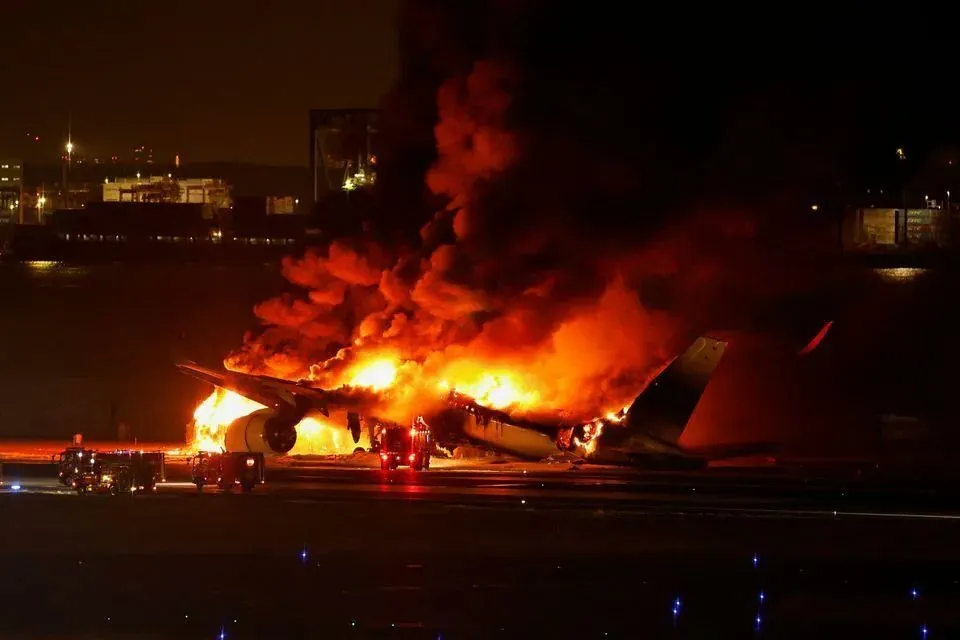 Aeronave pousou por volta das 17h47, horário local