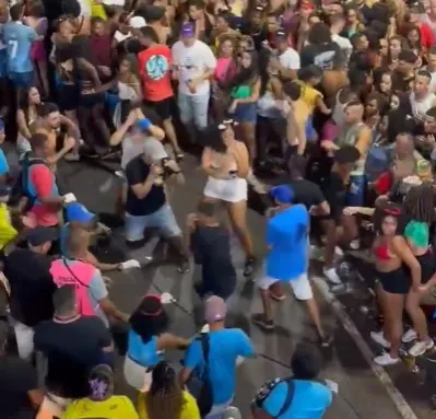 Imagem ilustrativa da imagem Vídeo: veja registros de brigas no 3º dia do Carnaval de Salvador