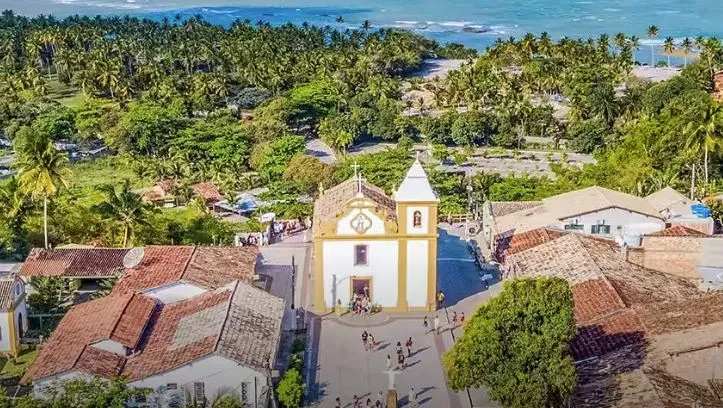 Arraial d'Ajuda é famosa pelo ambiente calmo e sereno