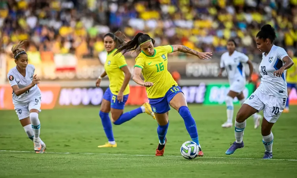 Jogadoras do Brasil no duelo diante da Nicarágua