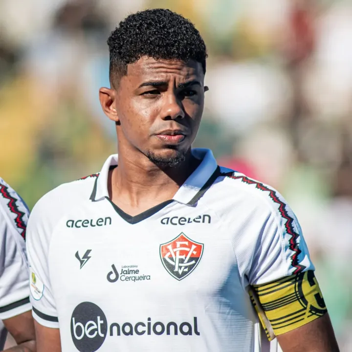 Marco Antônio foi titular e capitão do Vitória no último jogo na Série B de 2023, diante da Chapecoense