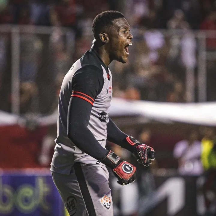 Yuri Sena em atuação com a camisa rubro-negra