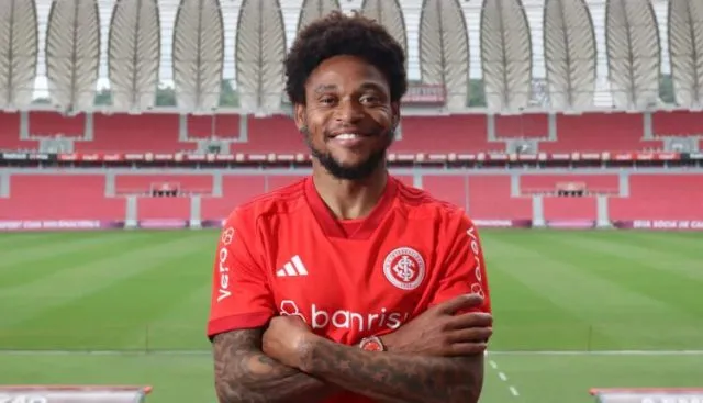 Luiz Adriano tem 36 anos e retornou ao Internacional em 2023