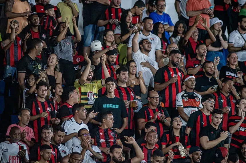 Torcida do Vitória na partida contra o Jequié