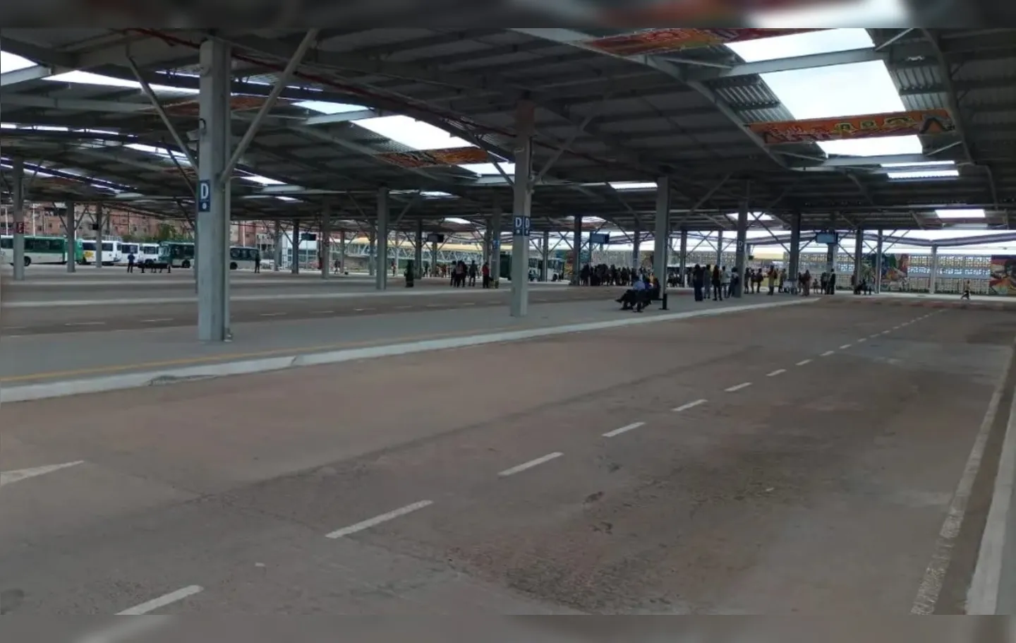 Imagem ilustrativa da imagem Situação da Estação Terminal Águas Claras gera revolta dos rodoviários