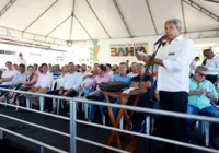 Jerônimo visita interior da Bahia para intensificar ações contra seca