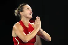 Imagem ilustrativa da imagem Atual campeã, Sabalenka vence Gauff e vai à final do Australian Open