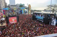 Imagem ilustrativa da imagem Bruno exalta retomada do Carnaval no Centro: ‘Verdadeira multidão’