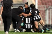 Imagem ilustrativa da imagem Com clássico! Final da Copinha feminina terá Flamengo contra Botafogo