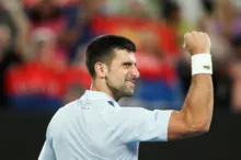 Imagem ilustrativa da imagem Djokovic domina Mannarino e avança às quartas do Aberto da Austrália