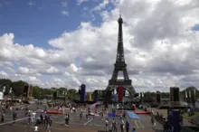 Imagem ilustrativa da imagem Governo francês reduz pela metade público na abertura das Olimpíadas
