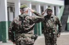Imagem ilustrativa da imagem Novo comandante do Exército celebra chegada na 6ª Região Militar