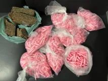 Imagem ilustrativa da imagem PM apreende cerca de 700 pinos de cocaína e um kg de maconha