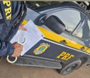 Imagem ilustrativa da imagem PRF cumpre mandado de prisão e prende motorista em Itaberaba