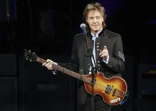 Imagem ilustrativa da imagem Paul McCartney recupera baixo que perdeu há 50 anos