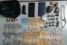 Imagem ilustrativa da imagem Polícia apreende diversos tipos de drogas com suspeito em Ipiaú