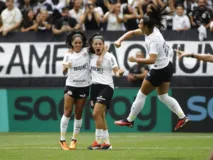 Imagem ilustrativa da imagem Tricampeãs! Corinthians derrota Cruzeiro e vence a Supercopa feminina