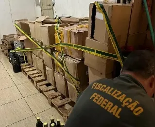 Governo apreende 6 mil garrafas de azeite e 28 toneladas de feijão