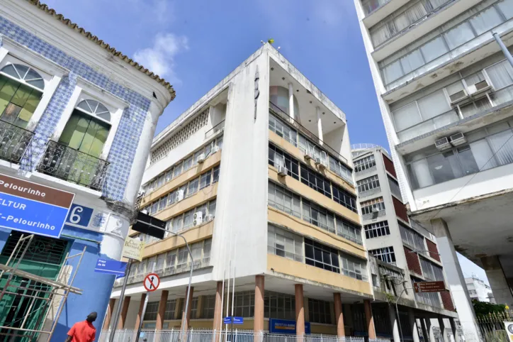 ABI-Bahia no edificio Ranulfo Oliveira, rua Guedes de Brito, Praça da Sé