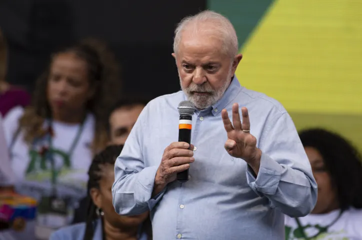 O presidente Luiz Inácio Lula da Silva durante a celebração de Natal dos Catadores, Catadoras e População em Situação de Rua, no Estádio Nacional Mané Garrincha, em Brasília.