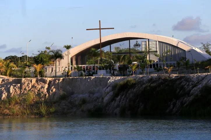 REVISTA MUITO
Está em construção em Dias D'Ávila, Bahia, a Cidade Santa, local que servirá para peregrinação e orações para fiéis da igreja católica.
Foto: Adilton Venegeroles / Ag. A Tarde
Data: 04/04/2019