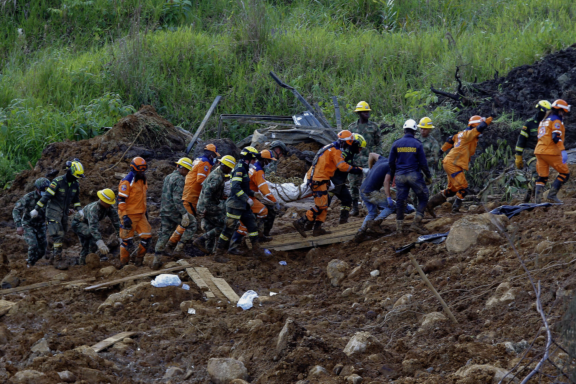 Aumenta Para 36 O Número De Mortos Após Deslizamento Na Colômbia A Tarde 