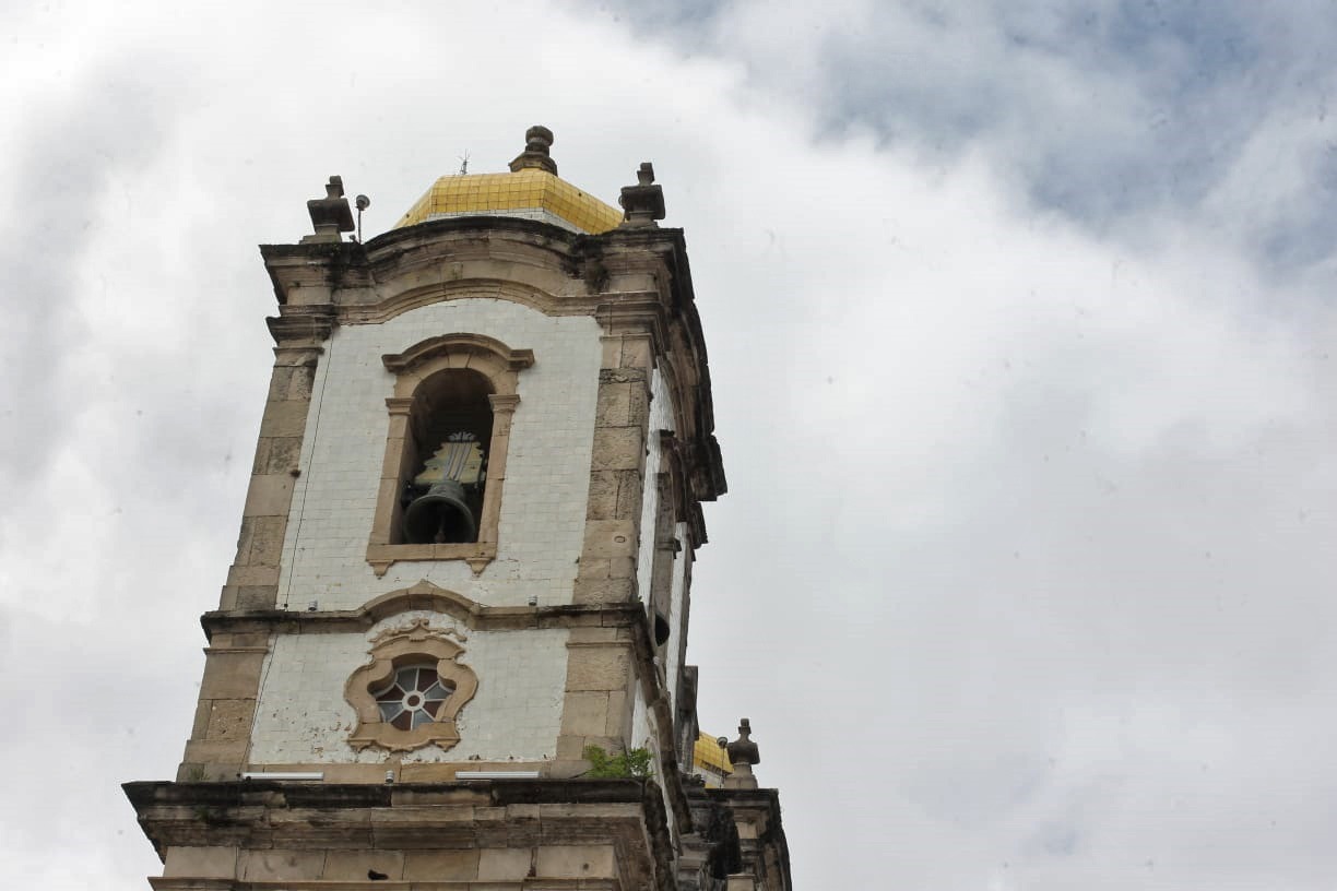 Brasil tem mais templos religiosos do que escolas e hospitais juntos