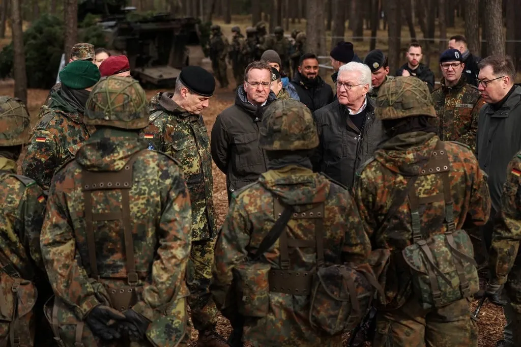 Exército alemão enfrenta críticas e acusações de falta de profissionalismo em questões de segurança