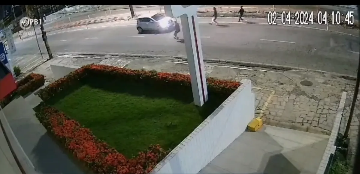 Imagem ilustrativa da imagem Apresentador da Record sofre tentativa de assalto e tem carro baleado