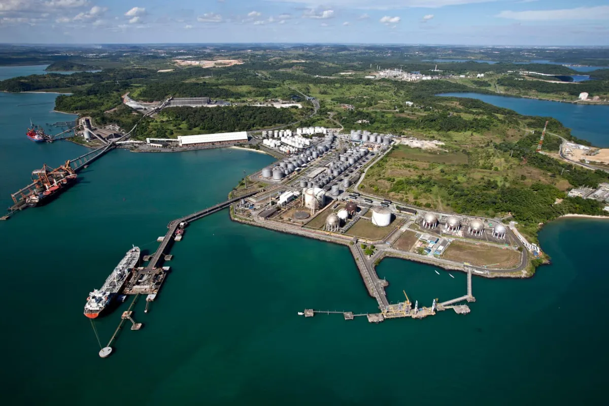 Porto de Aratu, fundamental para a economia baiana, é alvo de disputa da Justiça Federal
