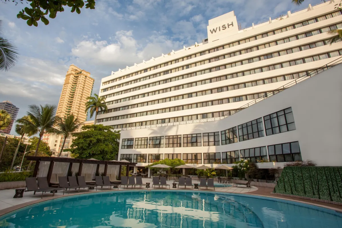 O hotel está localizado no Centro da Cidade do Salvador, ao lado da Praça do Campo Grande