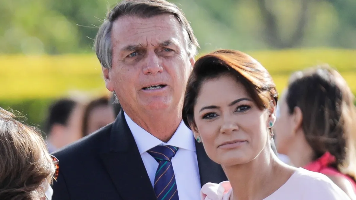 Em reuniões nesta semana, o ex-presidente foi orientado a falar publicamente da esposa e do governador de Goiás, Ronaldo Caiado (União Brasil)