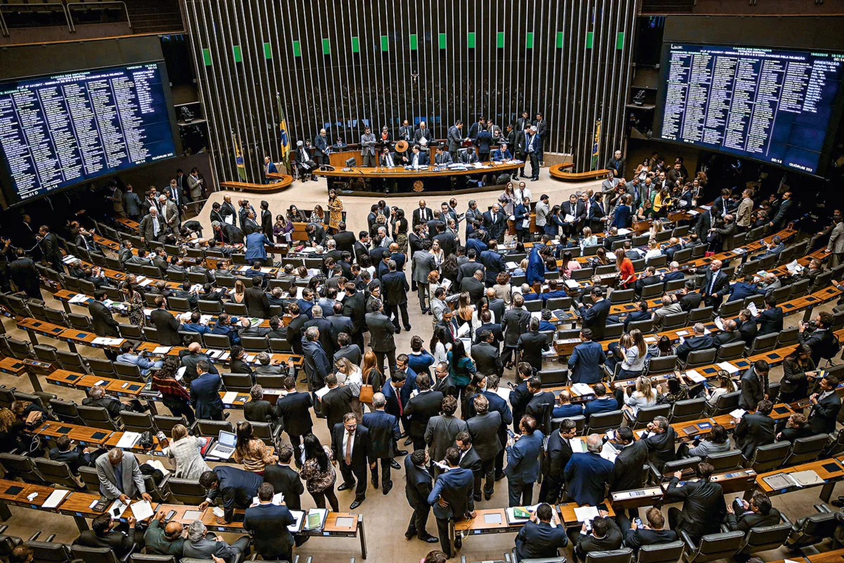 Apenas cinco dos 39 deputados baianos votaram para libertar Chiquinho Brazão