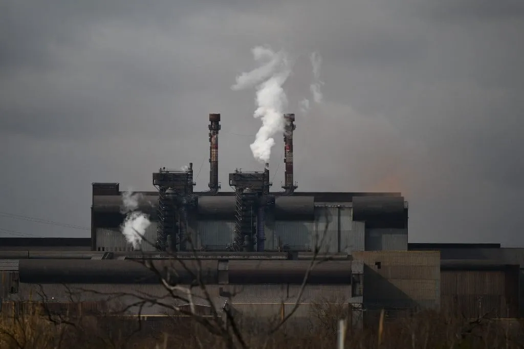 China, Canadá e México precisaram recorrer a meios poluentes de produção de energia elétrica