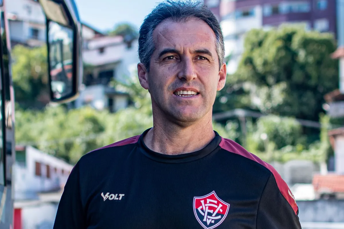 Léo Condé, técnico do Vitória