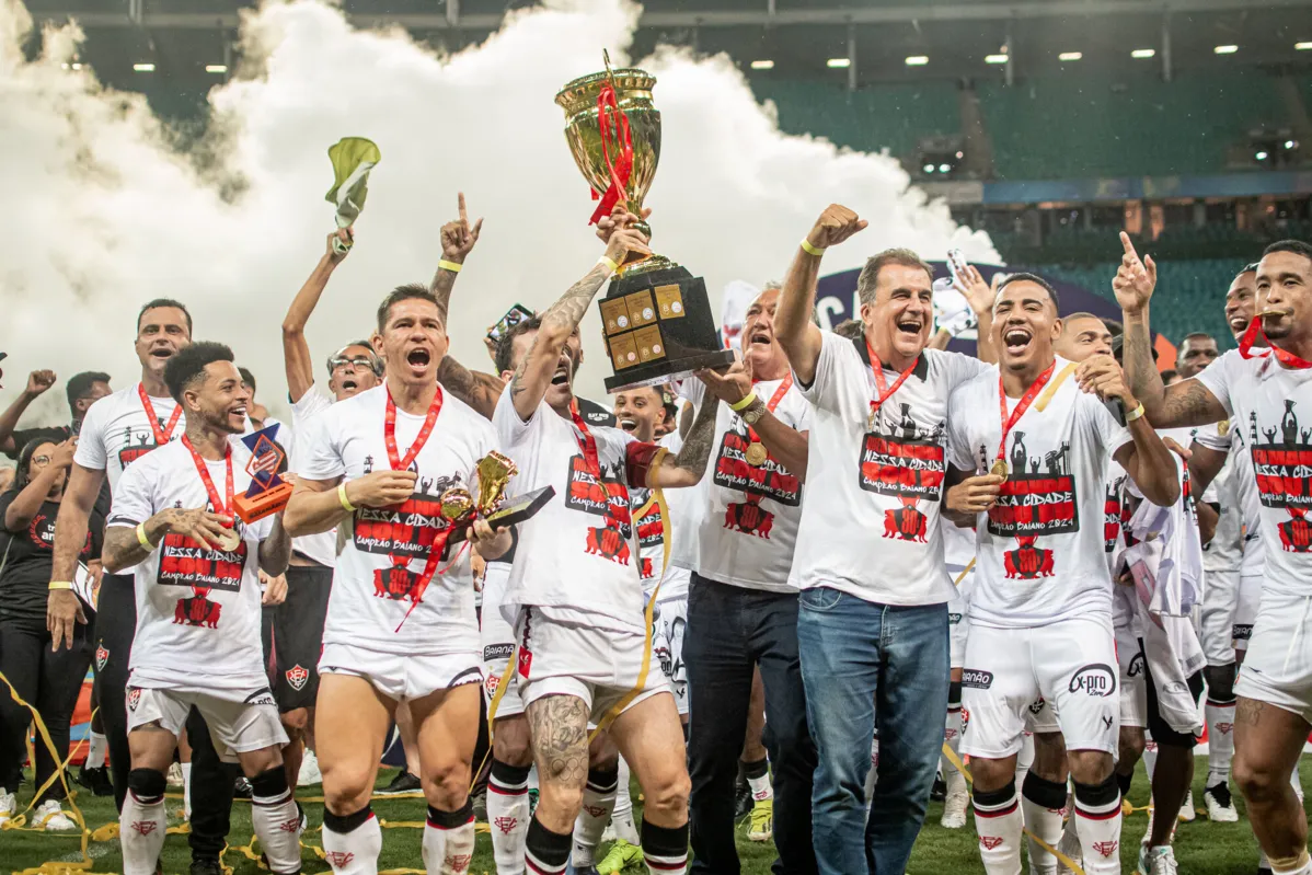 Elenco do Vitória comemora título do Campeonato Baiano na Arena Fonte Nova
