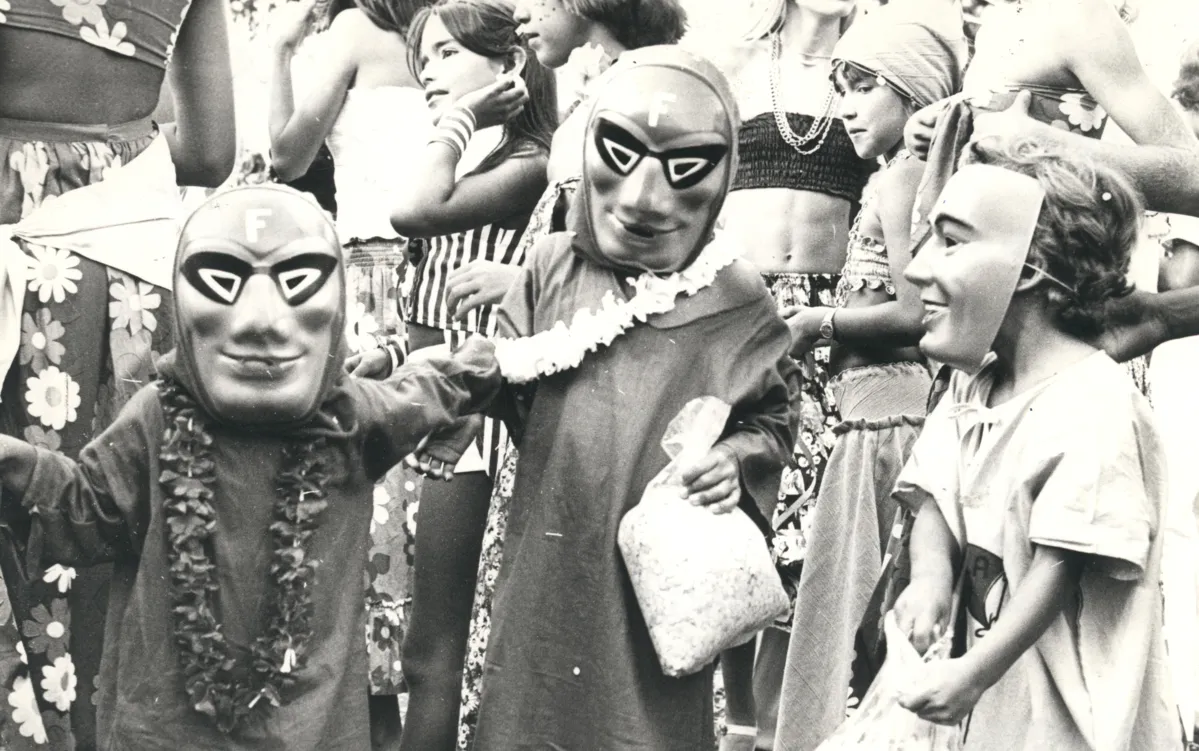O Carnaval dos anônimos com o tempero do humor foi a base da cobertura inspirada em O Papão