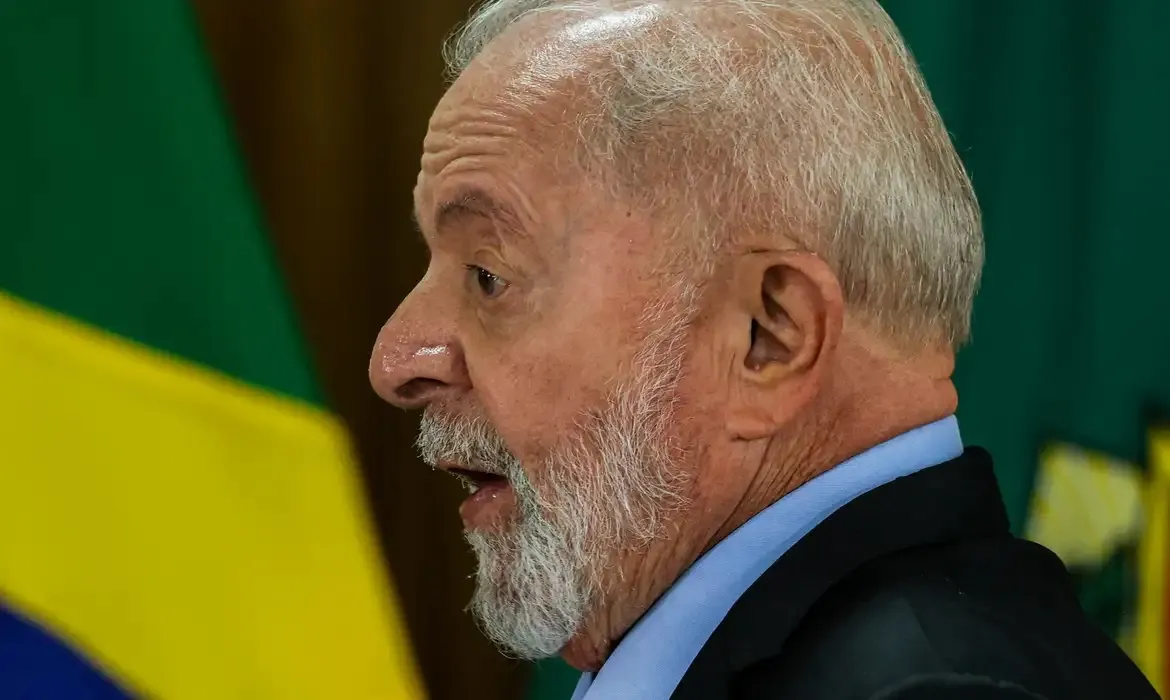 Lula afirmou que servidores estavam reprimidos